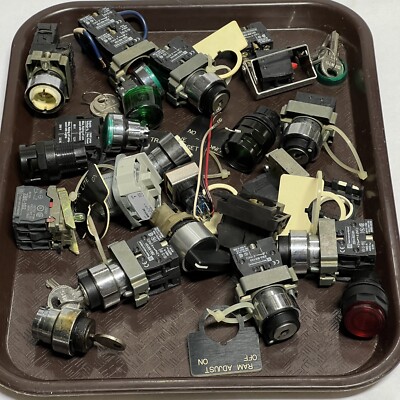 Telemecanique ZB2 Series Push Buttons Lockout Components Lot With Keys