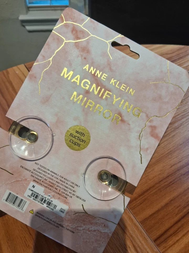 Espejo de aumento Anne Klein 15x con ventosas fácil uso - dorado Foto 4 de 4