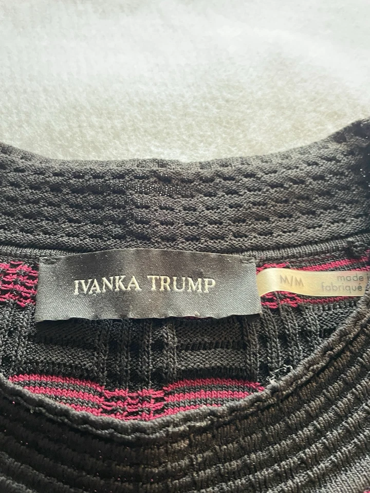 Suéter Cuello Redondo Top a Rayas Rojo Arándano/Negro Elástico Talla M Foto 2 de 4