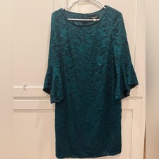 Green lace lined Sz 10 women’s knee length dress with bell sleeves and back zip