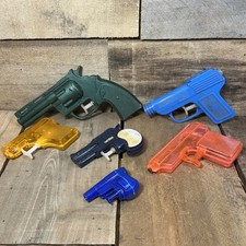 Lot of 6 Vintage Water Squirt Gun Guns Pistol Green Pink Blue Yellow  HBB
