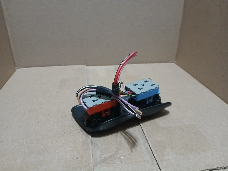 Dodge Ram 1500 2500 1994-1997 OEM interruptor de ventana eléctrica lateral del pasajero con enchufe Foto 4 de 4