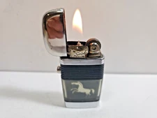 VINTAGE WORKING Scripto VU Lighter Charging Trojan Stallion Horse & Gold Black