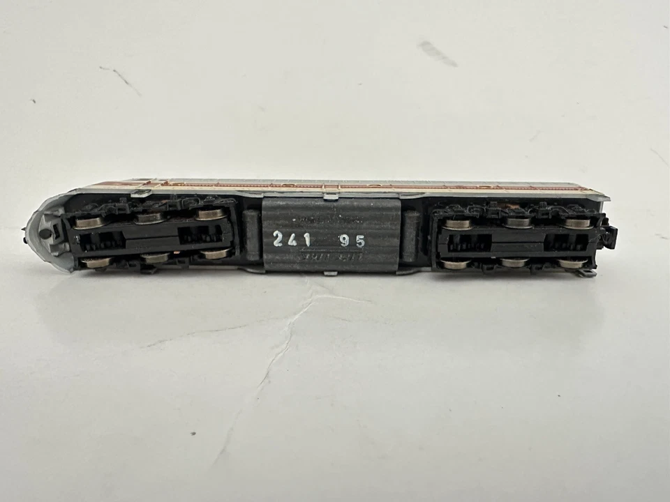 Life Like N Scale E8 Loco DL&W Lackawanna #817 Wrong Box - Image 4 of 4