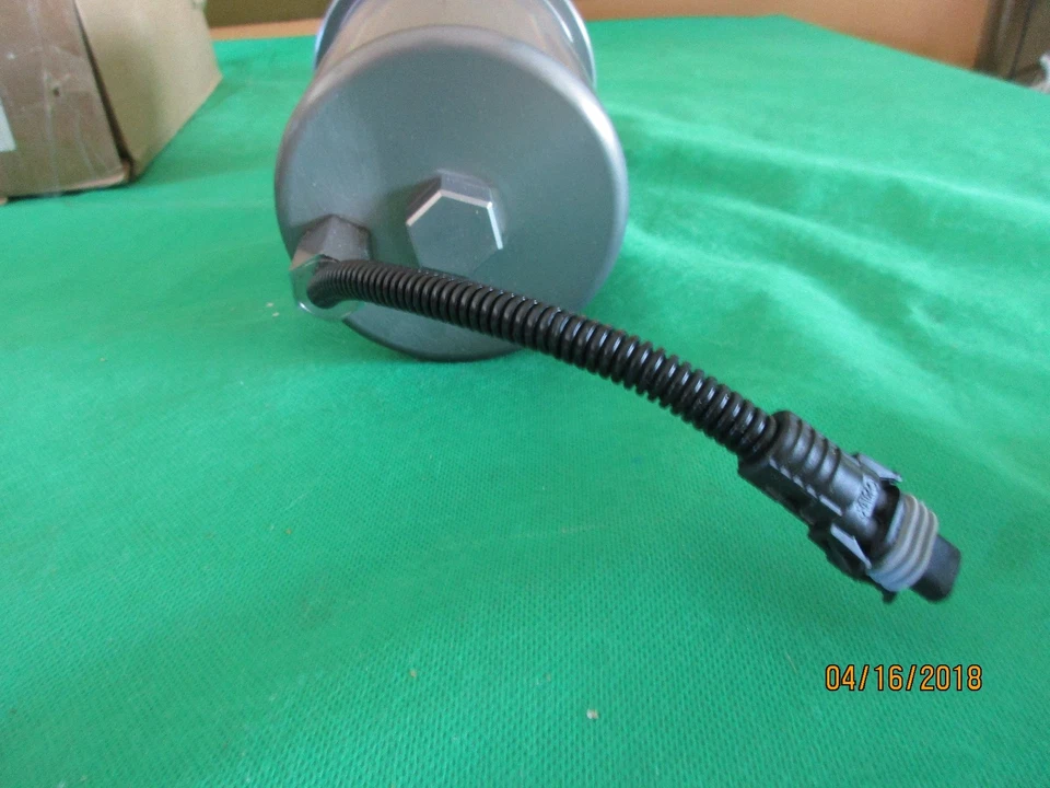 NUEVO CONJUNTO DE BOMBA/FILTRO DE COMBUSTIBLE SIN ESCOBILLAS MERCURY MARINE RFCM 12/24V GENUINO 8M6001429 Foto 3 de 4