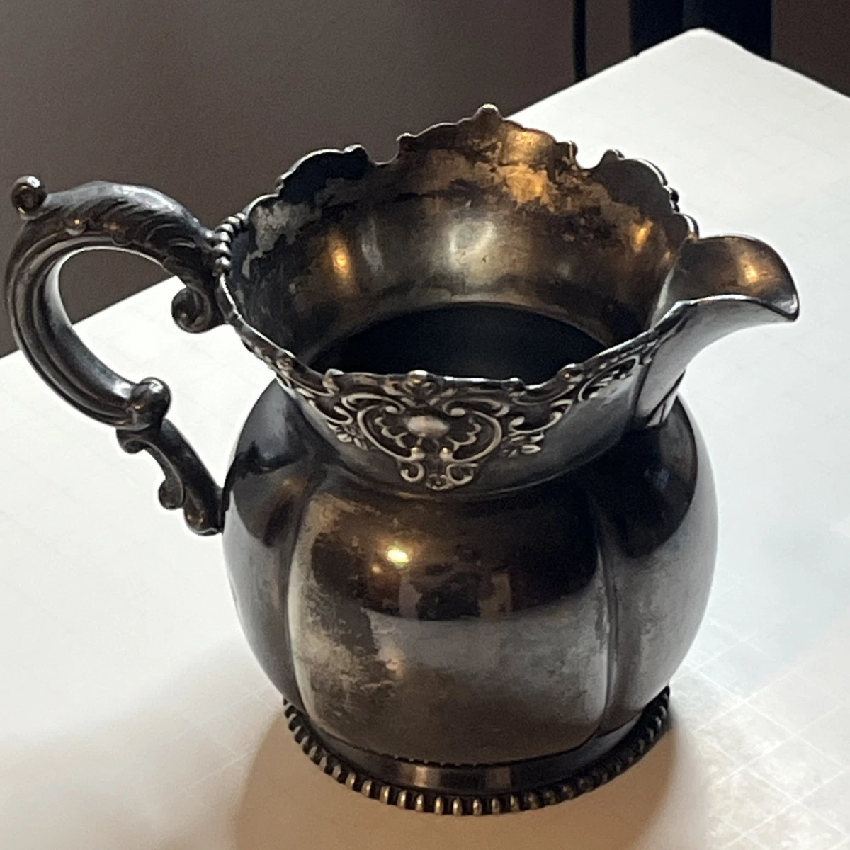 Quadruple Plate In Antique Us Silver-Plated Creamers & Sugar Bowls