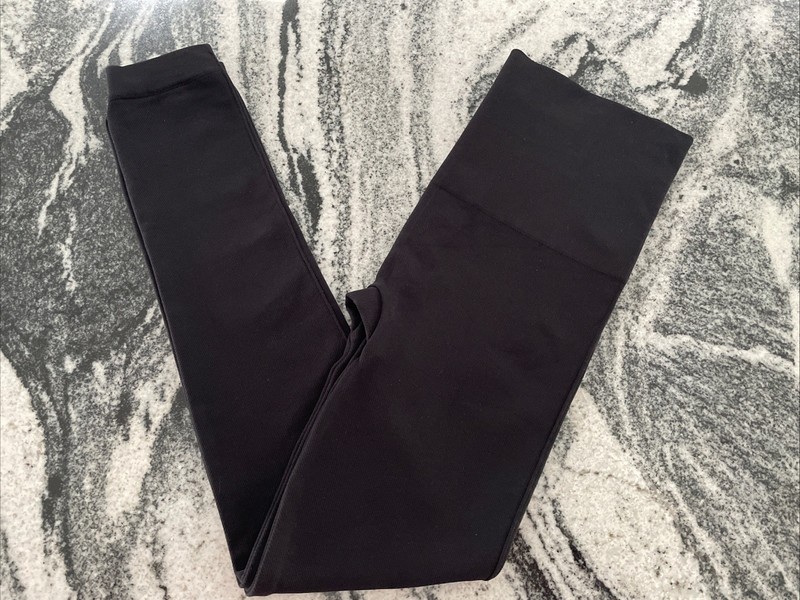 Spanx Look At Me Now Seamless Black Women’s Leggings Size Medium New