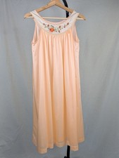 Lovely Vintage Floral Embroidered Peach Nightie sz S