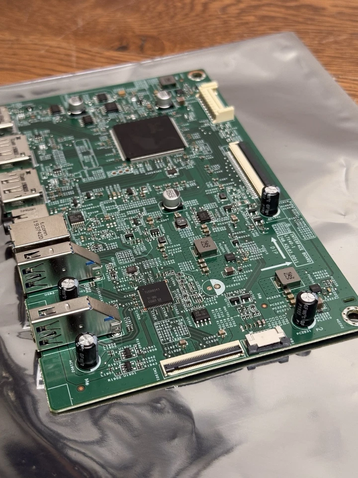 DELL U2419H MONITOR MAIN BOARD Interface board L7140-1 748.A2L03.0011 - Image 2 of 4