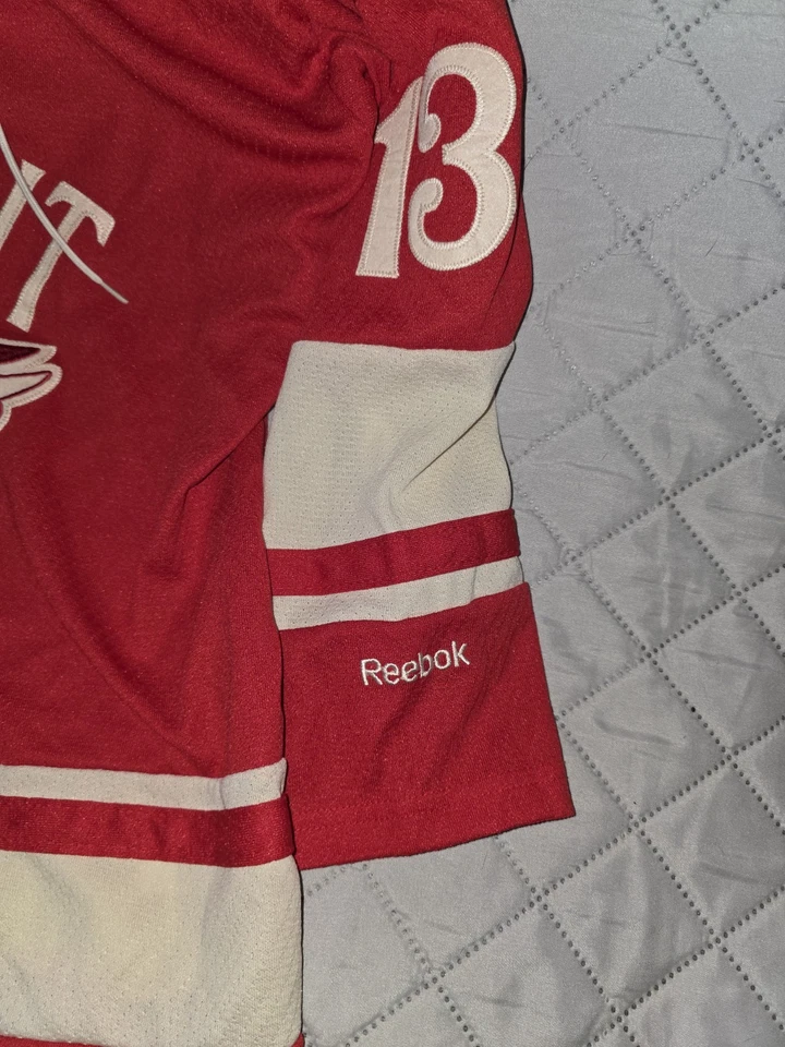 Camiseta deportiva clásica de invierno juvenil Pavel Datsyuk Detroit Red Wings NHL Reebok 2013 L/XL Foto 4 de 4