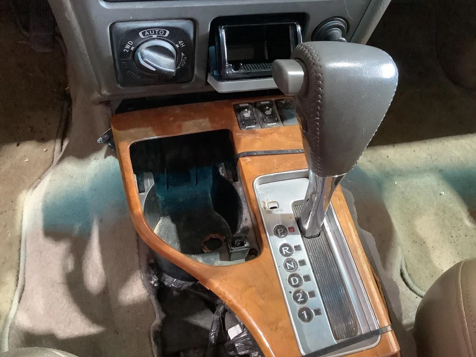 Used Air Cleaner Assembly fits: 2001 Infiniti QX4 6 cylinder 3.5 Grade A - Image 2 of 4