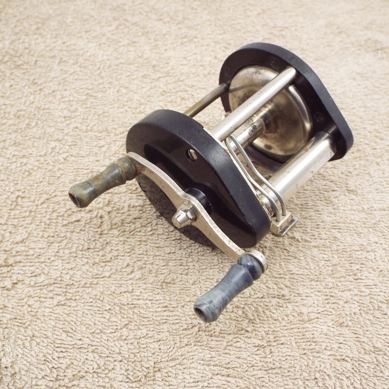 OCEAN CITY NO.81 antique fishing reels vintage made in USA