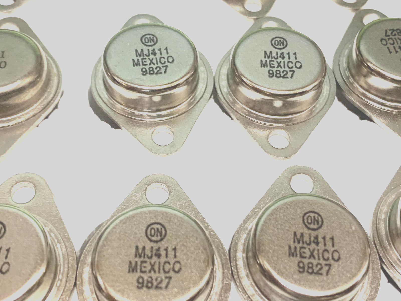 MJ411 Bipolar NPN Device