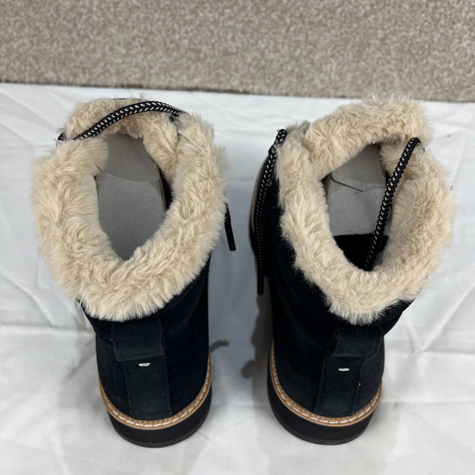 TOMS Womens Boots Size 5 Mojave Waterproof Black Oiled Nubuck Suede