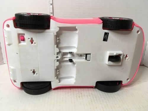 Mattel Barbie Auto Rosa Glam Cabrio Strisce Bianche Solo per Ricambi Non Funzionante - Foto 15 di 20