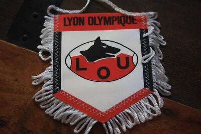 ancien petit FANION / WIMPEL PENNANT )) ST JAMES S GATE AFC