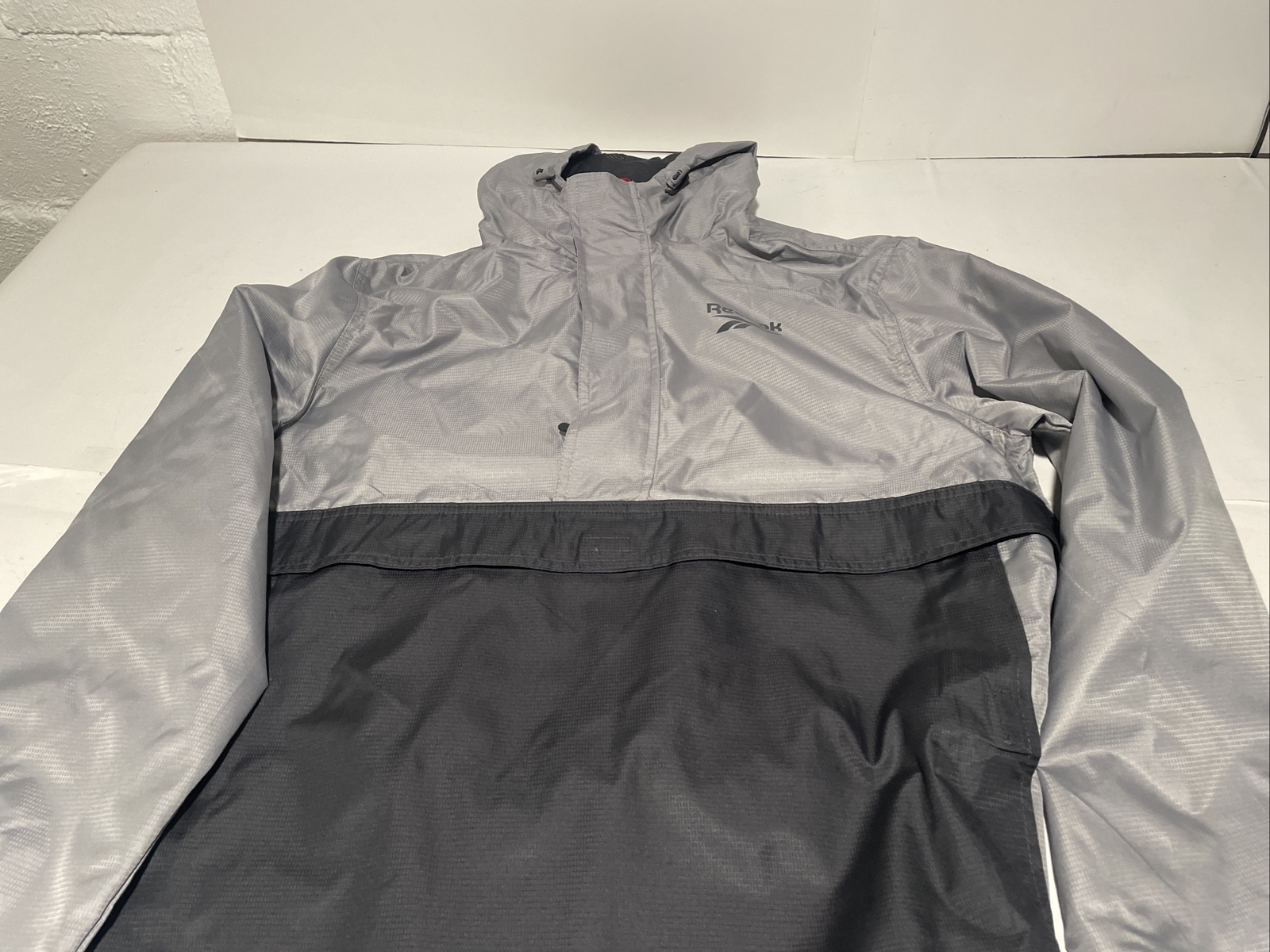 Reebok Windbreaker Pullover 1/4 Zip Lightweight Hooded Jacket Golf Gray Large thumbnail 18