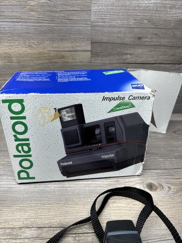 Vintage Polaroid 600 Impulse Instant Camera Tested - Picture 2 of 10
