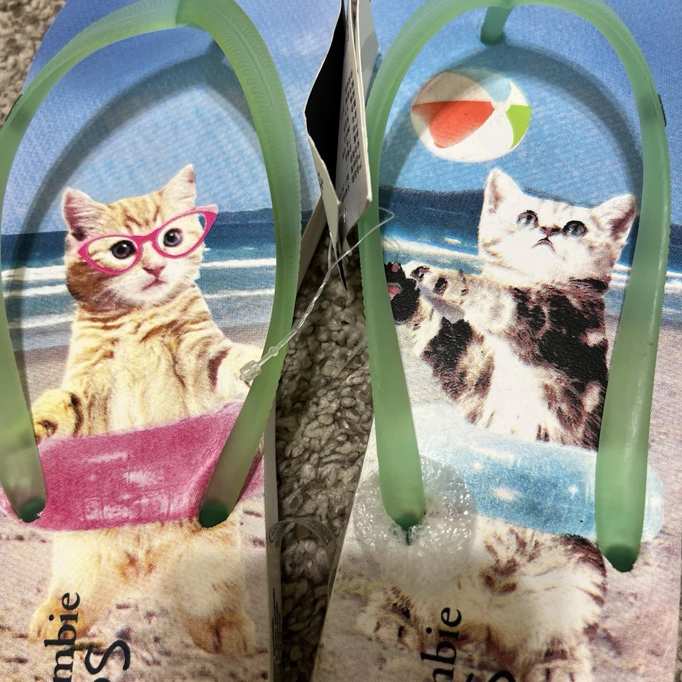 NWT Abercrombie Kids Flip Flops Slippers Cat Beach Print Size 5/6 - Image 3 of 4