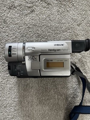 Sony Handycam Vision CCD-TRV67 Silver Camcorder Lot Bag Remote READ