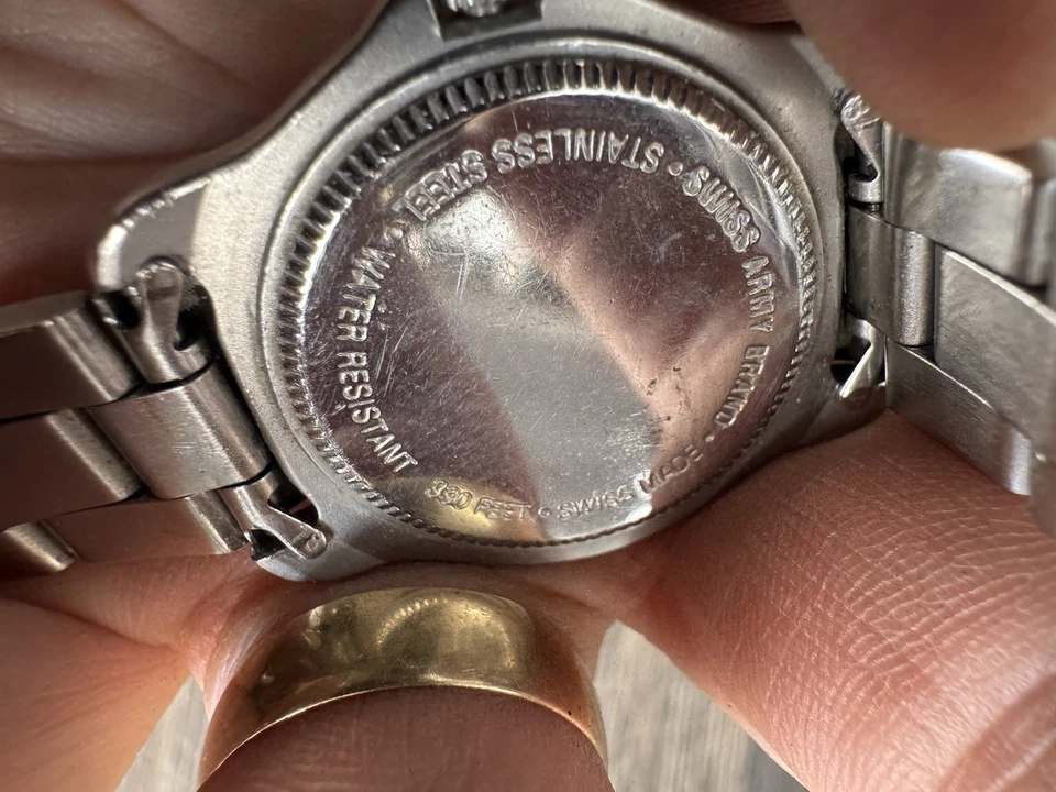 Reloj de Oficial Victorinox 2001 Ejército Suizo Damas Cuarzo 28mm - Esfera Esmaltada Foto 4 de 4