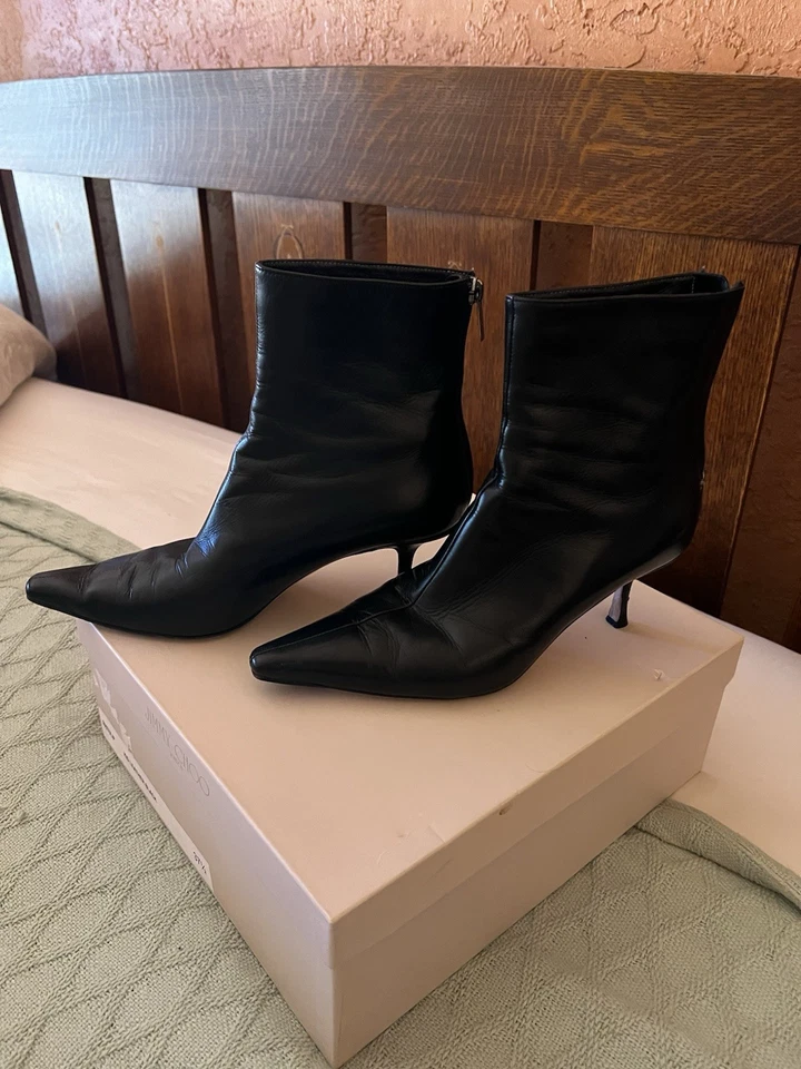 Botines Jimmy Choo Negro Tacón Gatito - 37.5 Caja Original Cuero Liso Foto 4 de 4