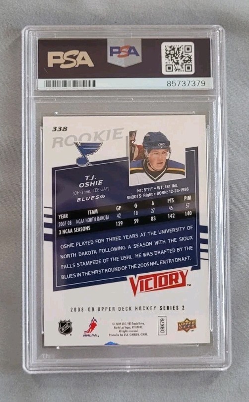TJ Oshie signed autographed 2008-09 UD Victory Hockey Rookie Card RC IP auto PSA view 3