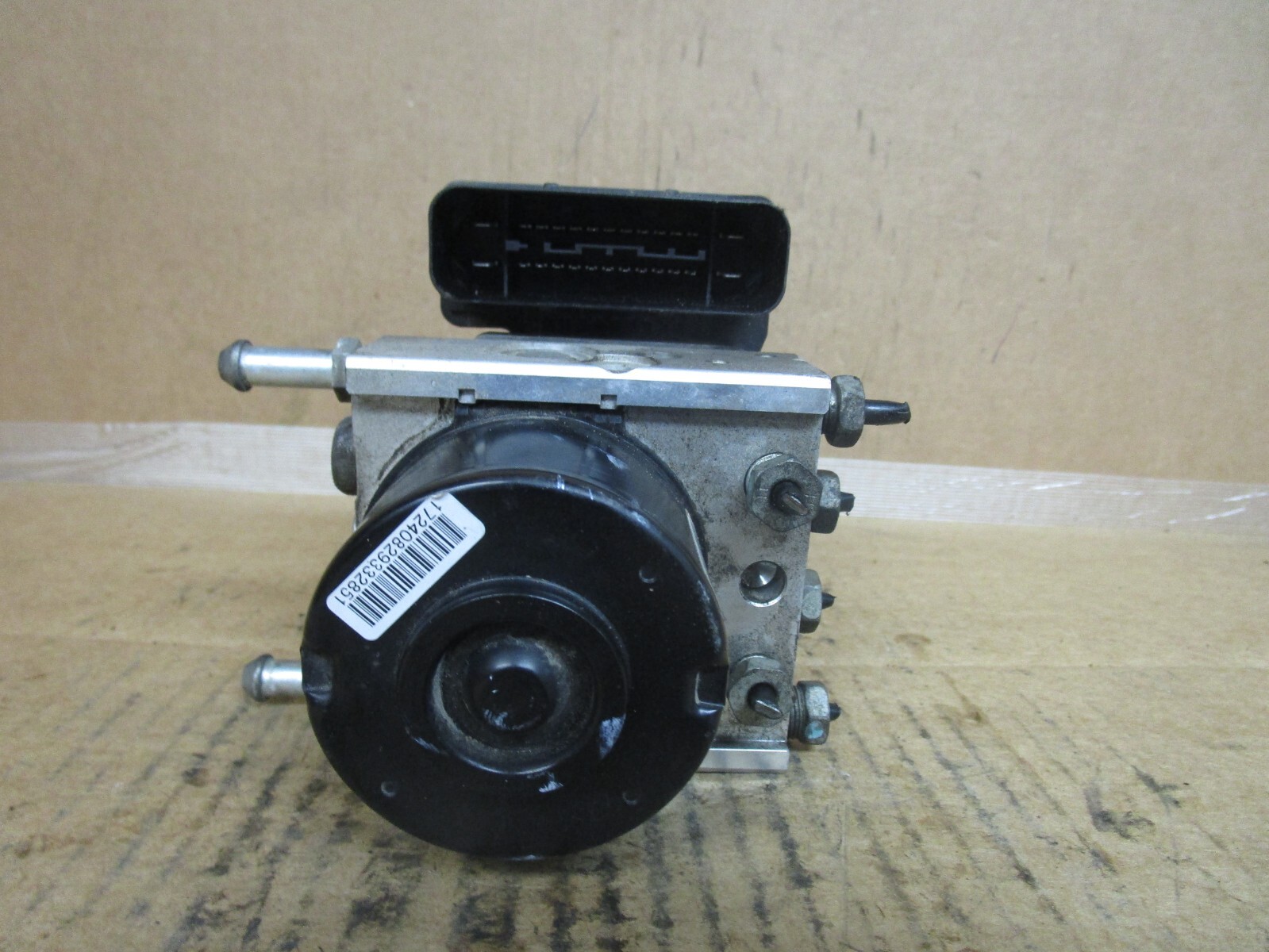 06 07 2006 2007 Chevy HHR ABS Pump Anti Lock Brake Module Part 15845144