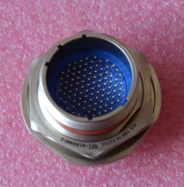 7 Hirelco Circular connectors_Plus 3 Bonus Connectors. - Image 4 of 4