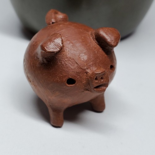 3 Legged Pig Chilean Chanchito Ceramic Figurine A Token of Goodwill & Love - Picture 6 of 8