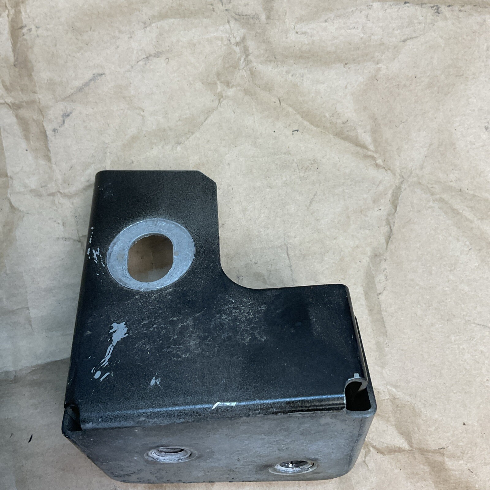 14-17 MASERATI Quattroporte Front Right Fender Holder OEM 22240012
