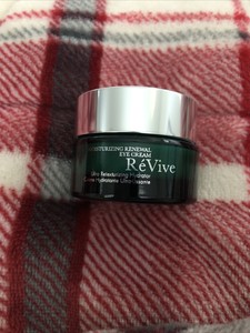 revive moisturizing renewal eye cream
