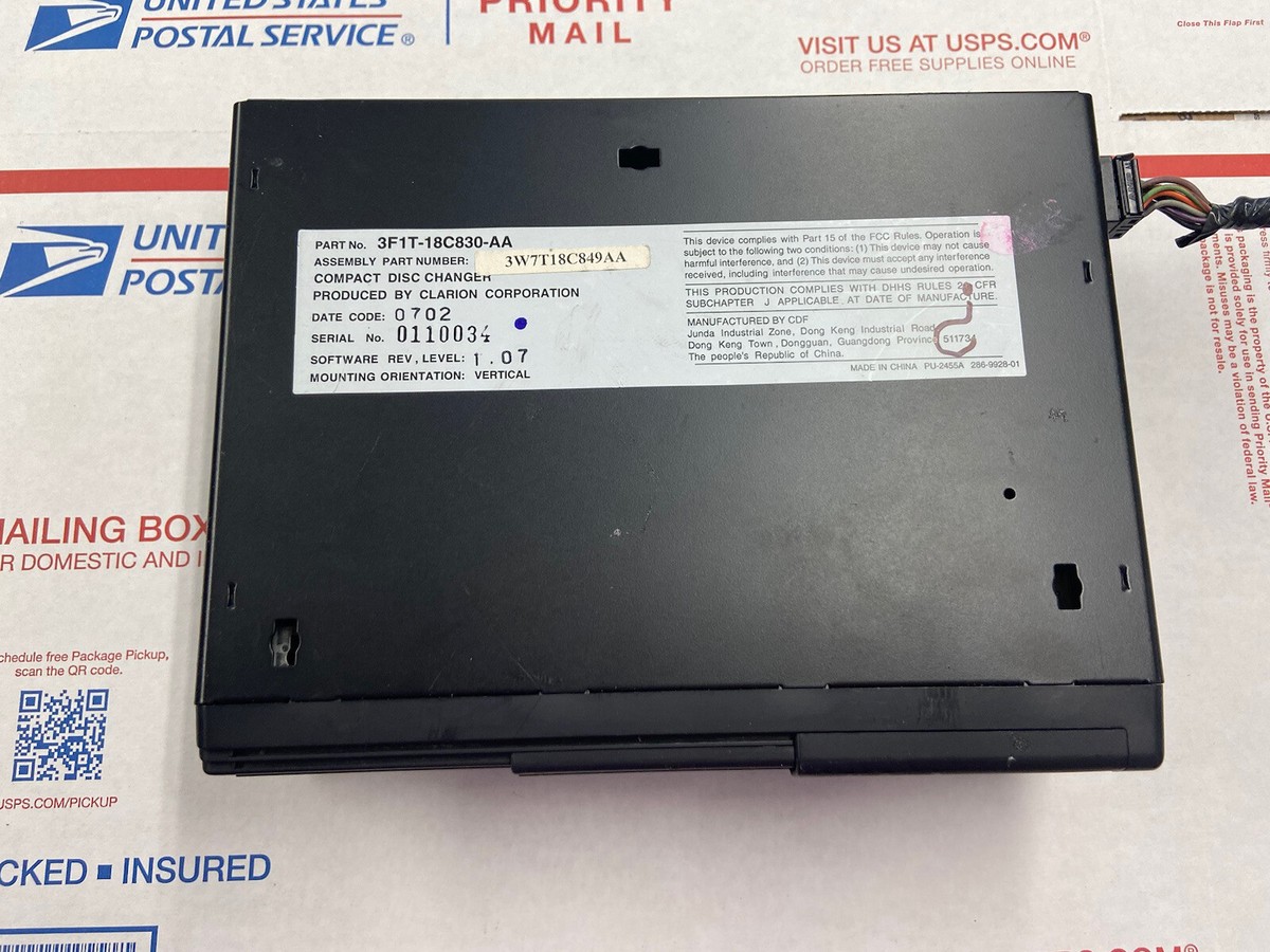 2003-2011 Lincoln Town Car Cartier CD Changer OEM # 3W7T-18C849-AA