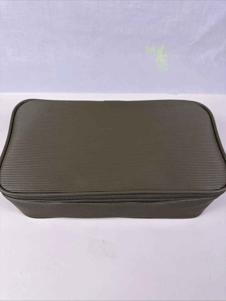 Kit de cuidado de la piel Lauder para hombre de 5 piezas. Complejo Reparador, Loción Confort, Crema de Afeitar ++ Foto 3 de 4