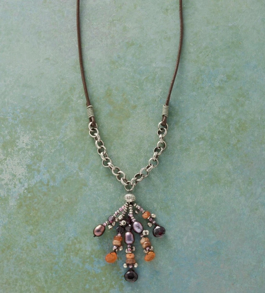 Nuevo con etiquetas Catálogo Sundance Granate Cornalina Perla Negra “Collar Petardo” $188 Foto 3 de 4