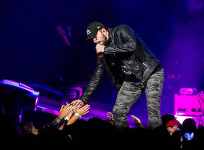Tyler Farr at The Palace of Auburn Hills on October 10 in Auburn- 2014 Photo 23