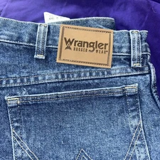 Men's Wrangler Denim Jeans - Rugged Wear Relaxed Fit - Size 38 X 30