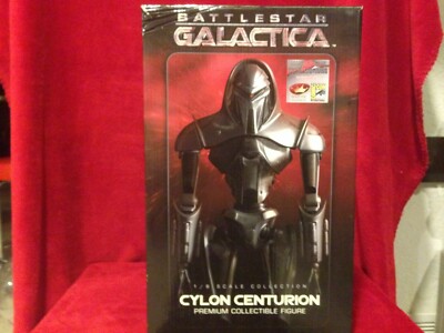 BATTLESTAR GALACTICA BATTLE DAMAGED CYLON CENTURION 1/6 / BRAND NEW