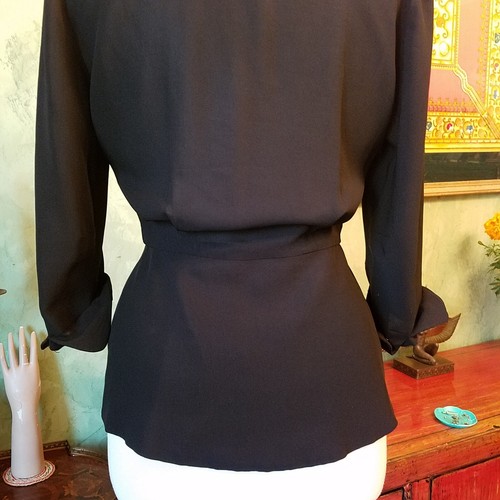 Roos Bros Vtg 40s Whimsygoth Retro Black Crepe Blouse S/M Fabric Covered Buttons - Picture 3 of 18