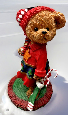 Kuddles Korner Christmas Bear Resin Figurine 4.5'' Homco 2002 Collection