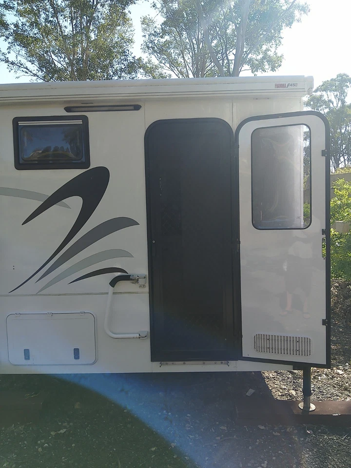 brumby slide on camper - image 2 of 4