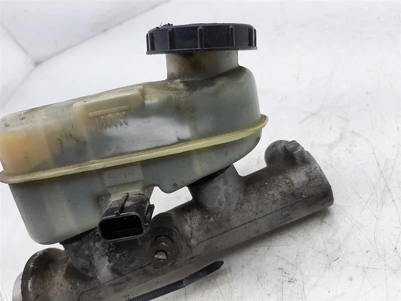 Brake Master Cylinder Without Traction Control 97-03 Mercury Sable 3F1Z2140AA - Imagem 4 de 4