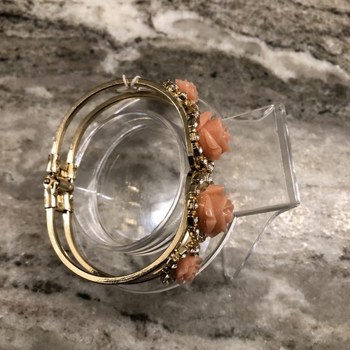Bracciale dichiarazione morsetto rosa pesca con strass trasparenti tono oro - Foto 3 di 7
