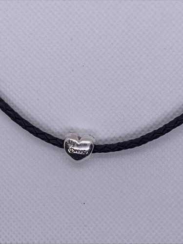 Collar Triple Envoltura CUERO NEGRO PANDORA con Dije My Sweet Pet - Imagen 2 de 4