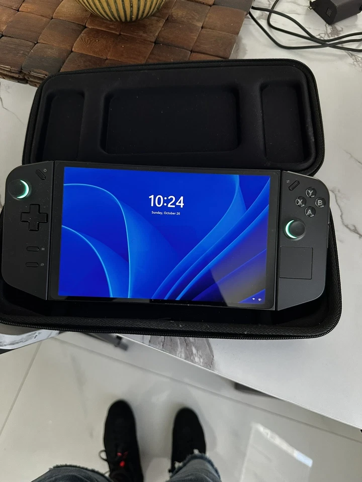 Lenovo Legion Go 1TB en excelente estado con funda y cargador Foto 4 de 4