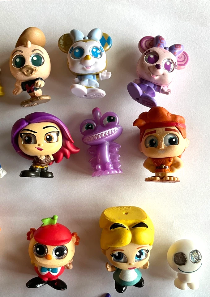 Disney Doorables Lot of 30 Figures and Purple Ultimate Collector's Carrying Case - Image 3 of 4