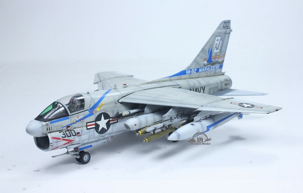 PreSale US Navy A-7D Corsair II Vietnam war 1:48 Pro Built Model