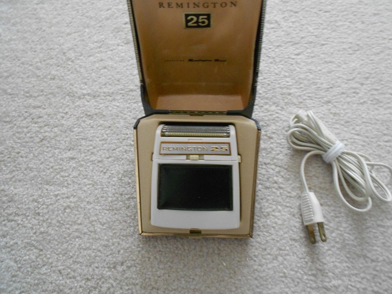 Vintage Remington Rand  25 Electric Shaver 1960's Razor with Case
