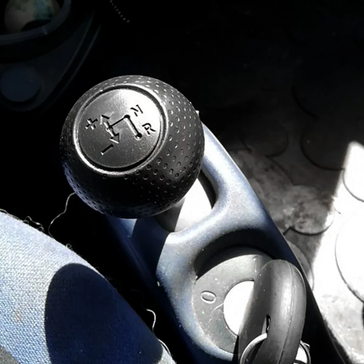 Aramox Schaltknopf -Abdeckung Ersatz für Smart Fortwo 450 451 (1998 Aramox Schaltknopf -Abdeckung Ersatz für Smart Fortwo 450 451 (1998