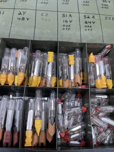 Lot Of Aircraft Lamps Bulbs A1 A2 E1 G2 J2 K2 M1 2Y C2 51a 52a 53b Vintage Rare - Picture 3 of 8